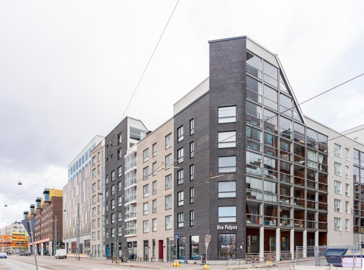 Iso Aurinkoinen Parveke Ja Hyvaet Yhteydet Apartment Helsinki Bagian luar foto